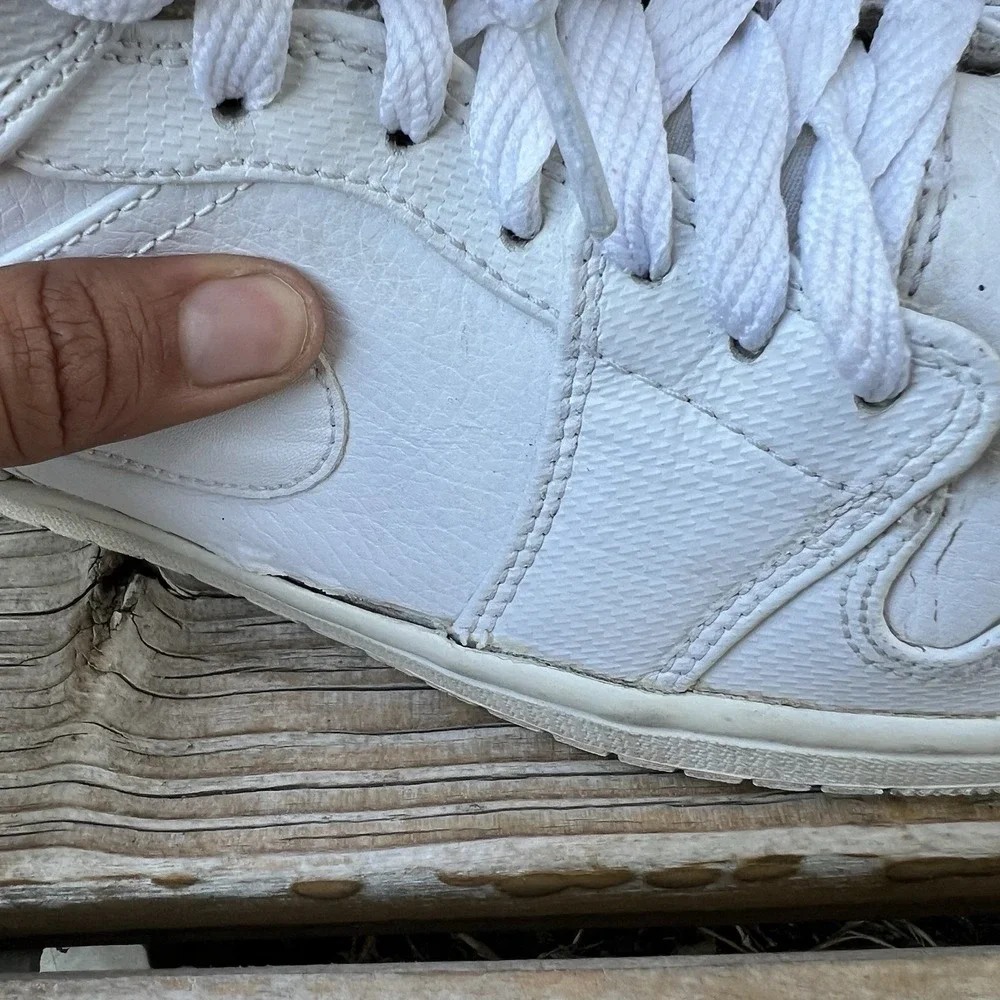 Nike Shoes Men Size 8.5 Air Jordan 1 Retro Mid White Read Description